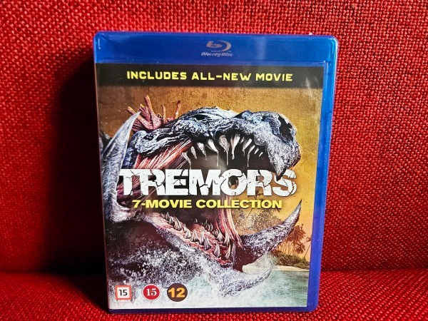 Tremors kokoelma Muoveissa