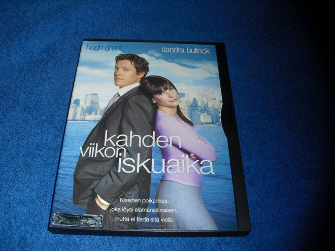 KAHDEN VIIKON ISKUAIKA (Hugh Grant)***
