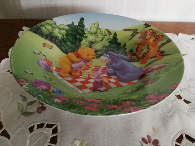 Disneyn Nalle Puh syvälautanen