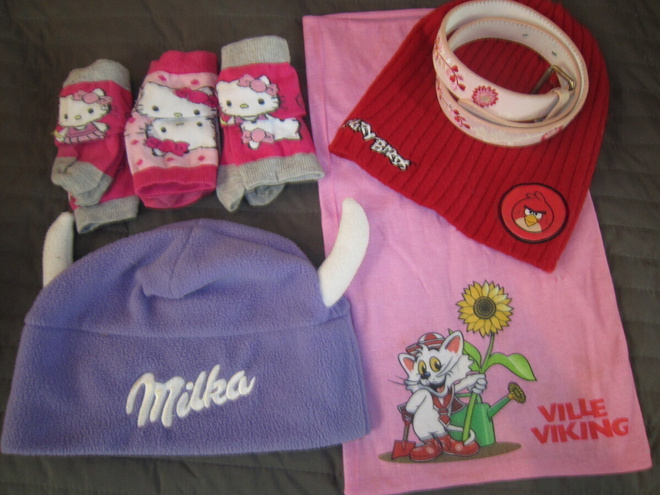 Tytölle 6-8 Hello Kitty, puffy, angry birds, Muumi #4