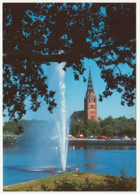 Pori kirkko ja suihkulähde 1989