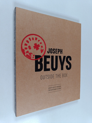 Lukasz Zaremba : Joseph Beuys : outside the box