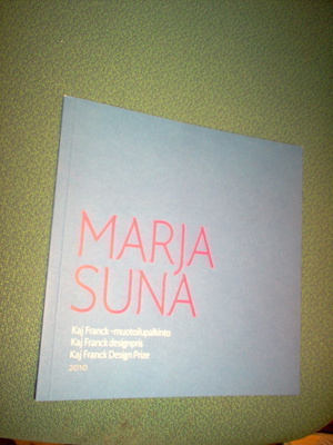 Kaj Franck -muotoilupalkinto 2010 MARJA SUNA (Sis.postikulu)