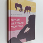 Arja Puikkonen : Sydän saappaanvarressa - pikkukuva 1