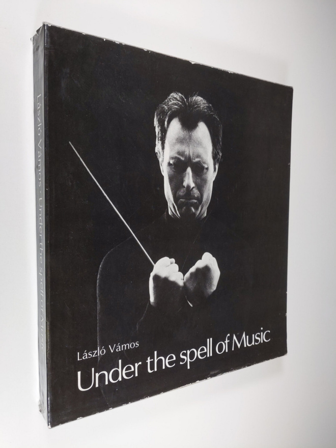 Laszlo Vamos : Under the spell of music