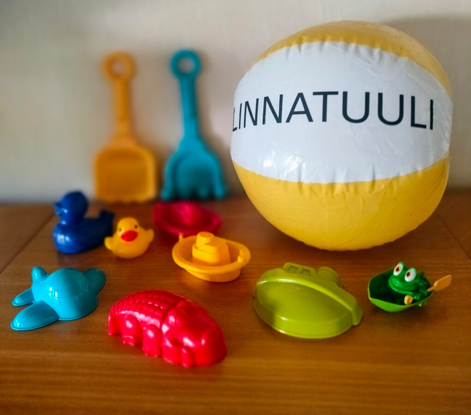 Rantalelut, hiekkalaatikkolelut, kylpyamme lelut 11 kpl