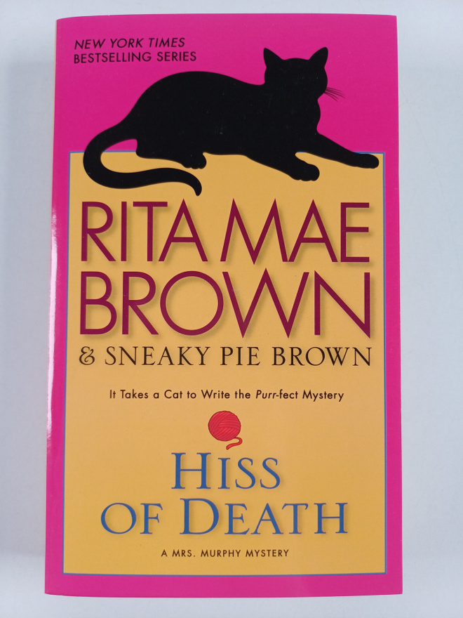 Rita Mae Brown : Hiss of Death