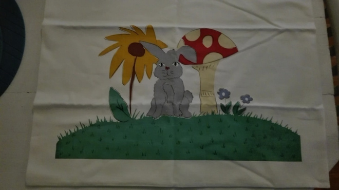 KAKSI SULOISTA PUPU - TYYNYNPÄÄLLISTÄ