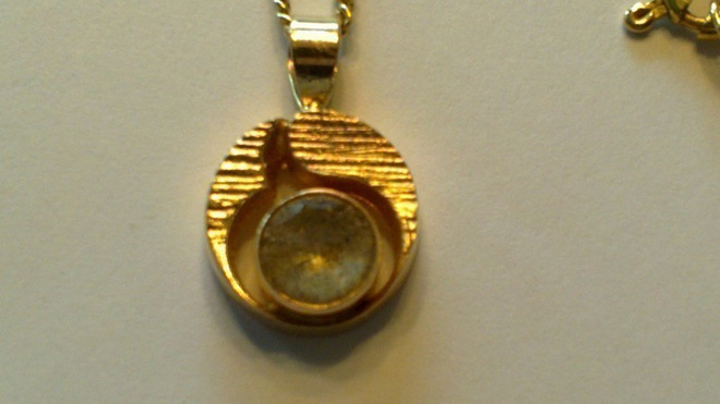 14 k kultainen riipus panssariketjulla, design Karl Laine