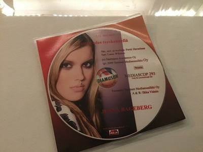 Jenna Bågeberg . Voitko edes teeskennellä CDS single