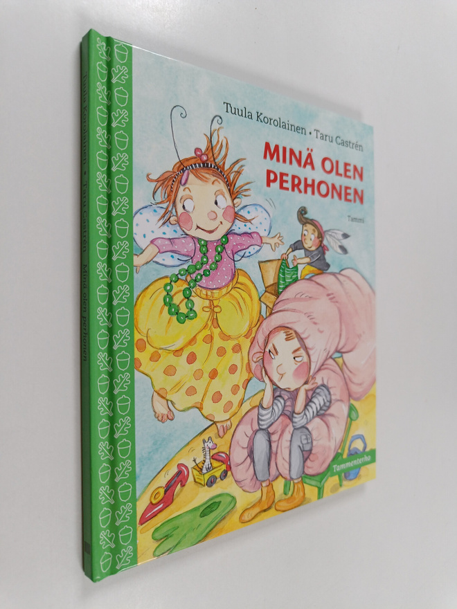 Taru Castren ym. : Minä olen perhonen