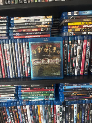 Pirates of the Caribbean maailman laidalla suomijulkaisu
