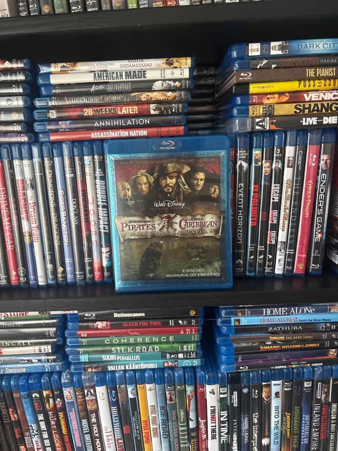 Pirates of the Caribbean maailman laidalla suomijulkaisu