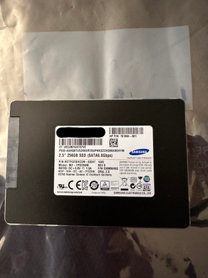 Samsung 2.5" 256GB (MZ-7PD256M) SSD-levy