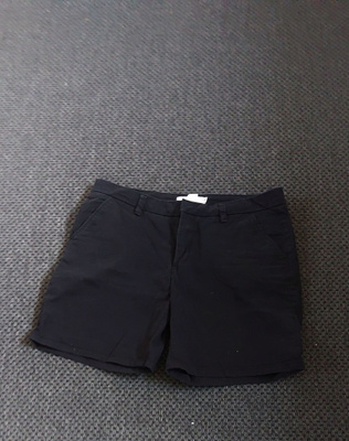 Naisten mustat Chinoshortsit koko 38 H&M