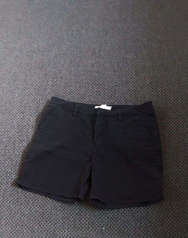 Naisten mustat Chinoshortsit koko 38 H&M
