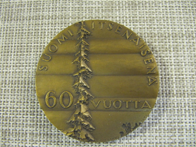 Suomi itsenäisenä 60 V mitali 1977 / T.Sakki-77.