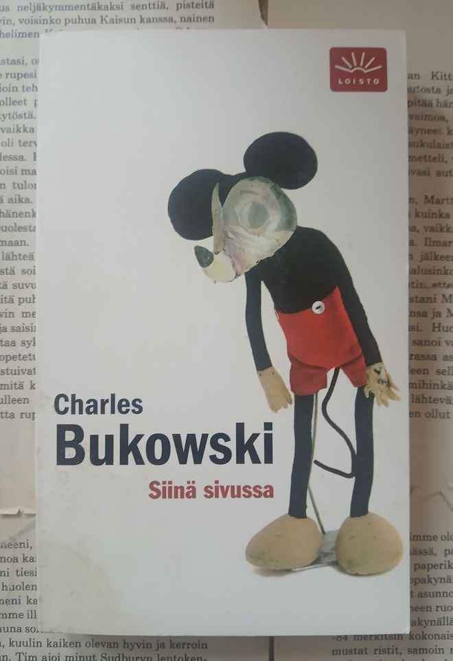 Charles Bukowski - Siinä sivussa (pokkari)