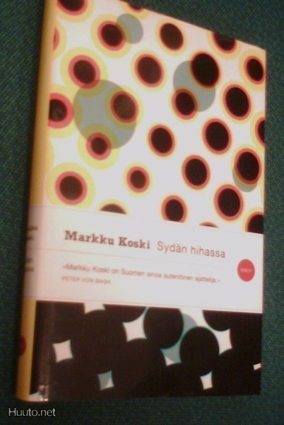 Markku Koski: Sydän hihassa (1.p.2011 +nimmari) Sis.pk:t