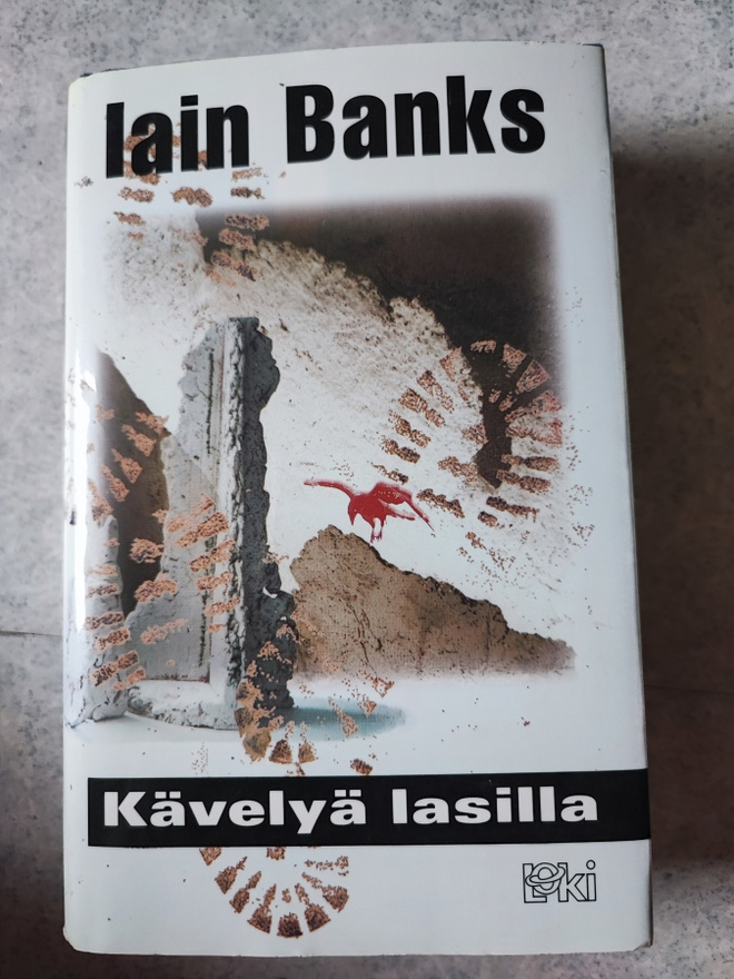Iain Banks Kävelyä lasilla