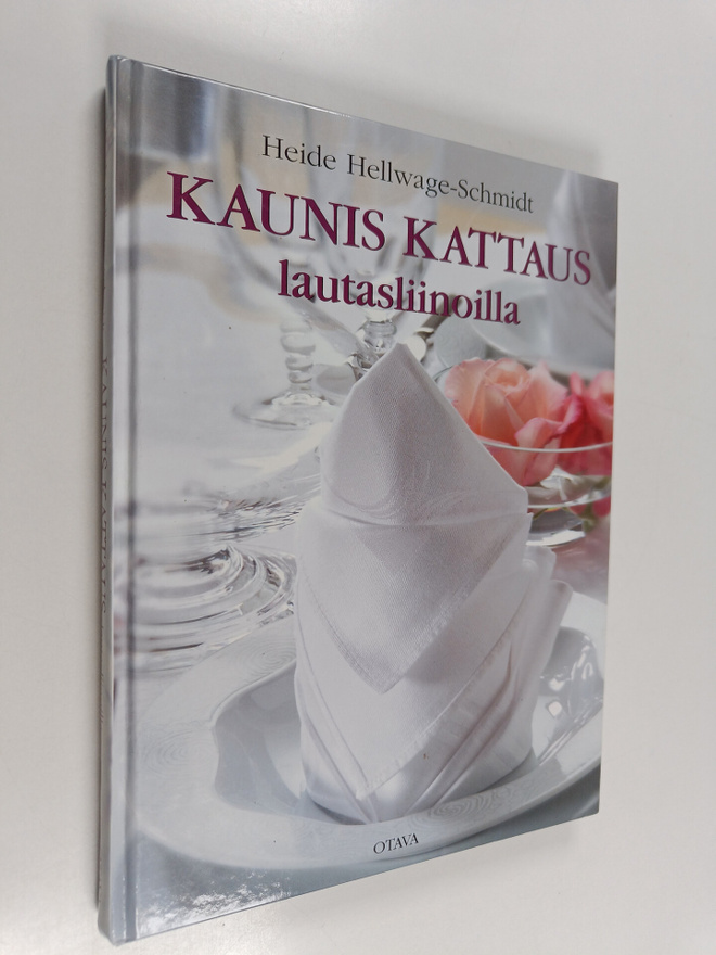 Heide Hellwage-Schmidt : Kaunis kattaus lautasliinoilla