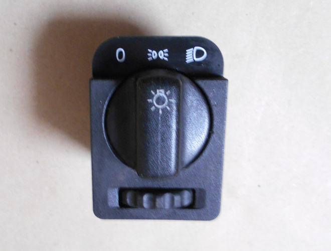 Ajovalokytkin  Opel 90213283.  Opel Astra F,  Omega A,