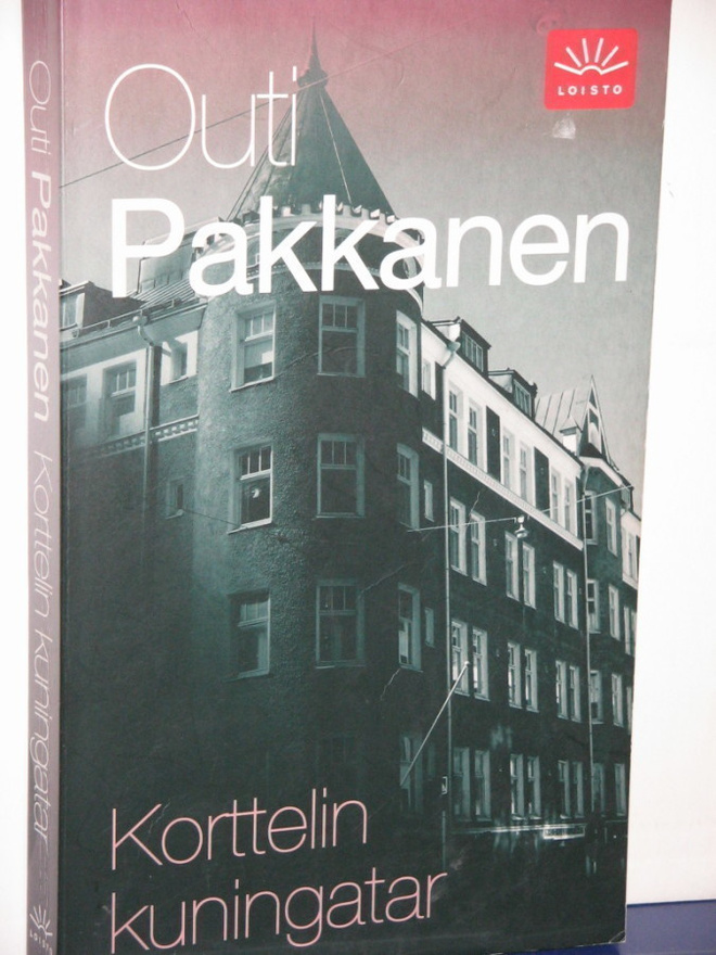 Outi Pakkanen : Korttelin kuningatar