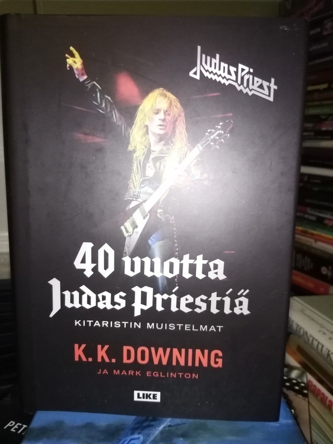 K. K. DOWNING  :  40 VUOTTA JUDAS PRIESTIÄ ( SIS POSTIKULU )