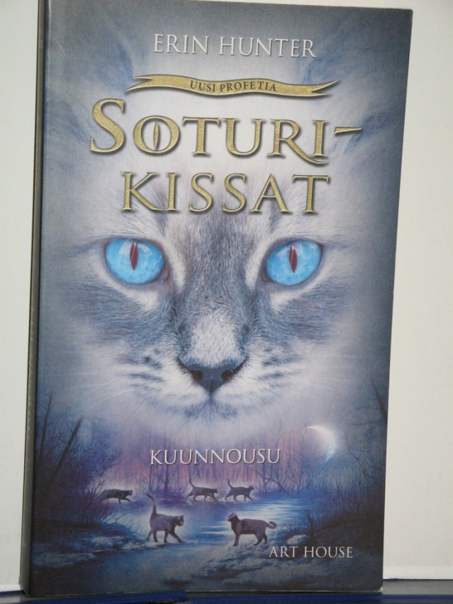 Erin Hunter : SOTURIKISSAT  KUUNNOUSU