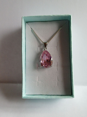 Pinkki Zirkonia Pisara & Hopeaketjulla