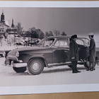 Helsinki, taksi-Volga tarjoaa leidille kyydin 1960, ei p. - pikkukuva 1