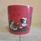 VANHA MUUMIMUKI TUMMA ROOSA MUUMIMAMMA ( 1991-1996) 0,3 l - pikkukuva 2