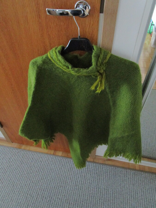 Vintage kotimainen Helena design villaponcho