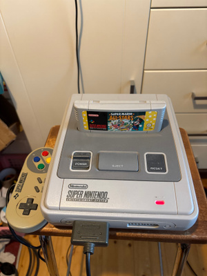Super Nintendo SNES ja Super Mario All-Stars