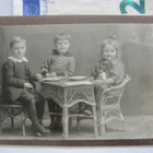 VANHA CDV Visiitti Valokuva Lapset + Lelu Nukke 1900-l - pikkukuva 1