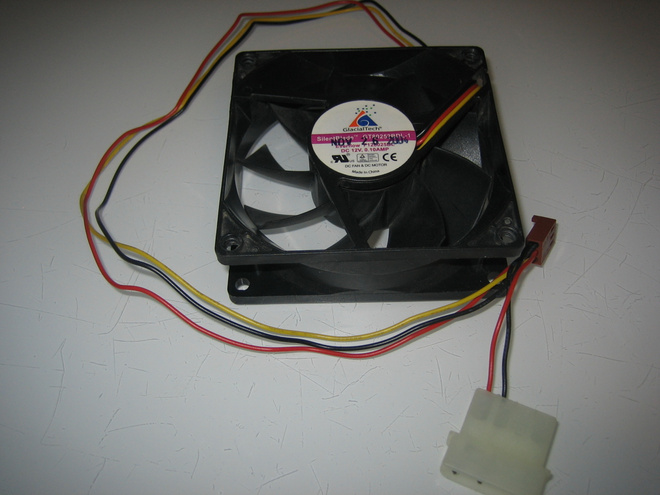 Glacialtech SilentBlade 80x80x25 kotelopuhallin