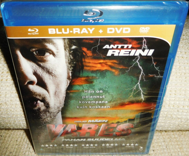Vares - Pahan Suudelma (muoveissa) [Blu-ray + DVD]