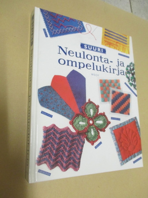 Suuri neulonta-ja ompelukirja ( hienokuntoinen !!