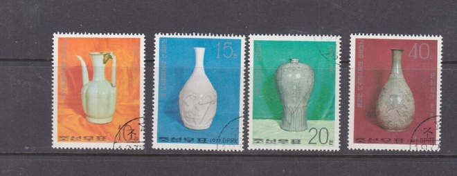 Pohjois-Korea 1977 Maljakoita