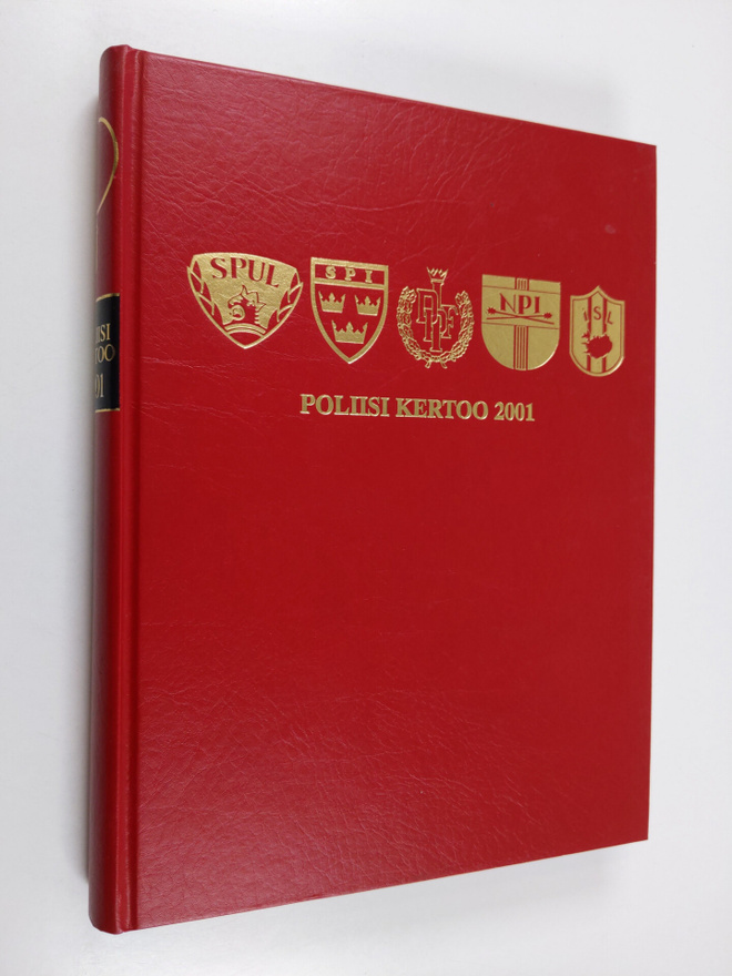 Poliisi kertoo 2001: suomalaisia rikostapauksia
