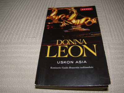 Donna Leon Uskon asia -pok