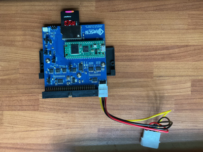 Macintosh Bluecsi V2 ja kortti 32 GB (toimiva)