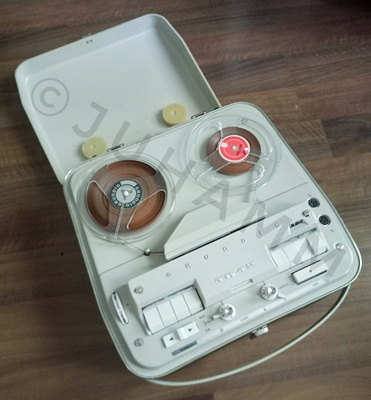 Kelanauhuri Grundig ja kelanauhoja
