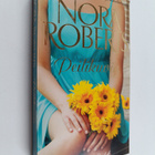 Nora Roberts : Peilikuvia - pikkukuva 1