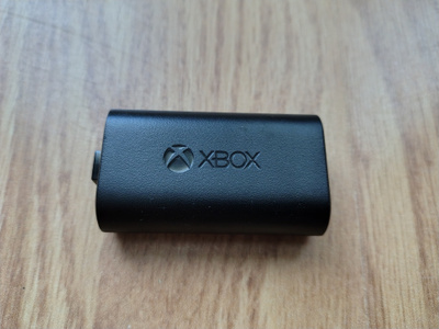 Xbox One ohjaimen akku