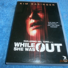WHILE SHE WAS OUT - DVD - pikkukuva 1