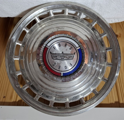 1963 Ford Galaxie pölykapseli