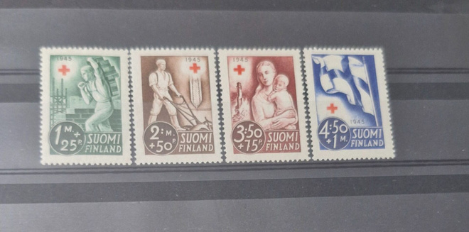 1945 PUNAINEN RISTI SARJA **, LAPE 291-294