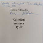 Hannu Niklander : Kauniisti niiaava tytär (signeerattu, t... - pikkukuva 3