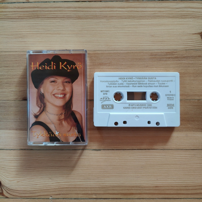 Heidi Kyrö - Tykkään Susta c-kasetti